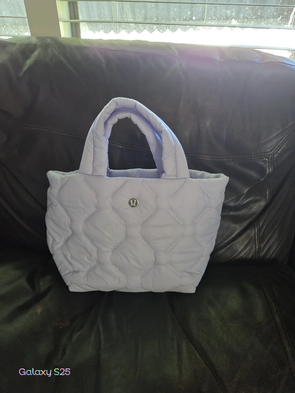 Lululemon quilty pleasures mini tote serene blue - Picture 1 of 5